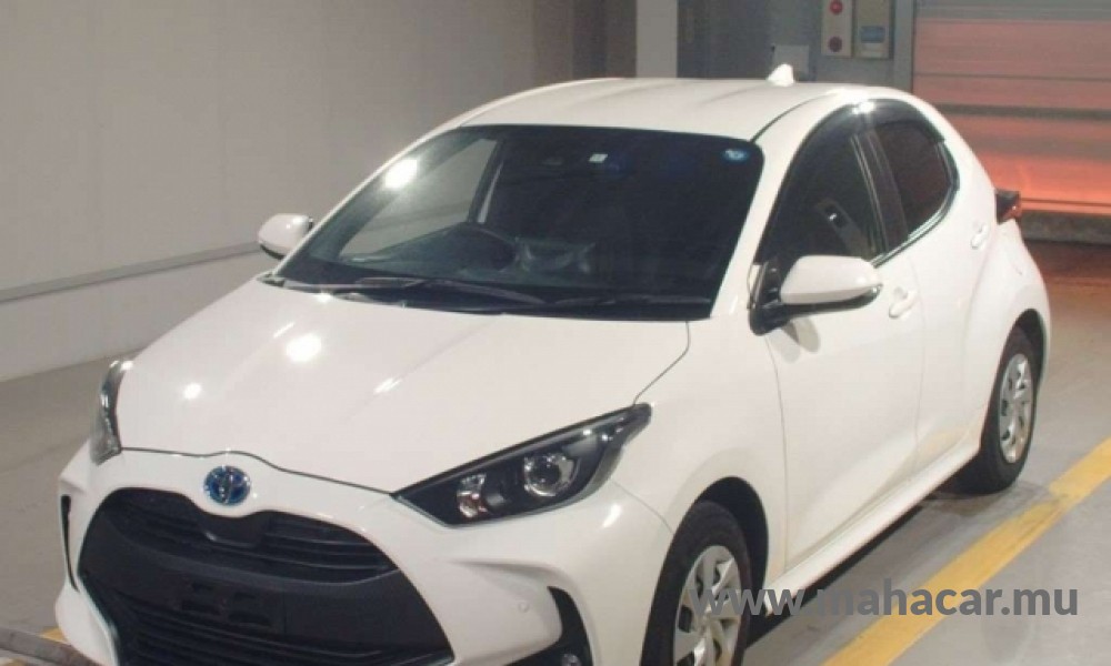 2020 Toyota Yaris, White