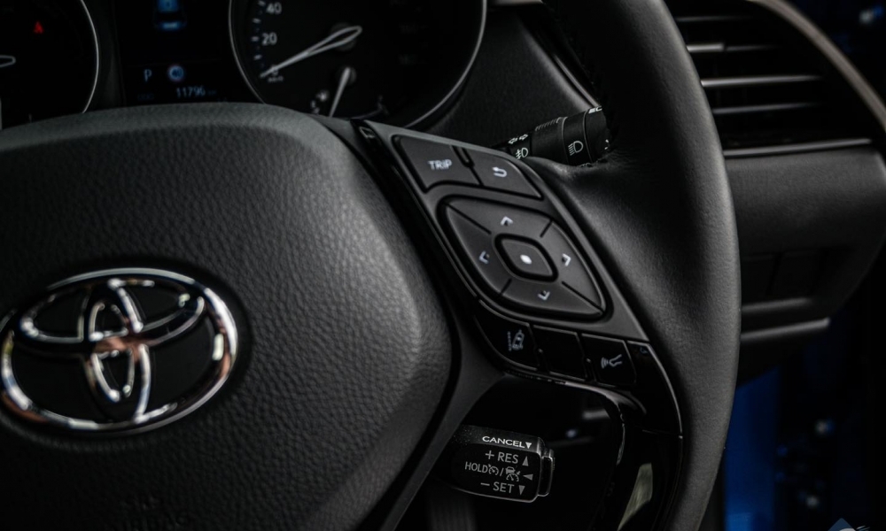 2020 Toyota CHR HYBRID photo 10