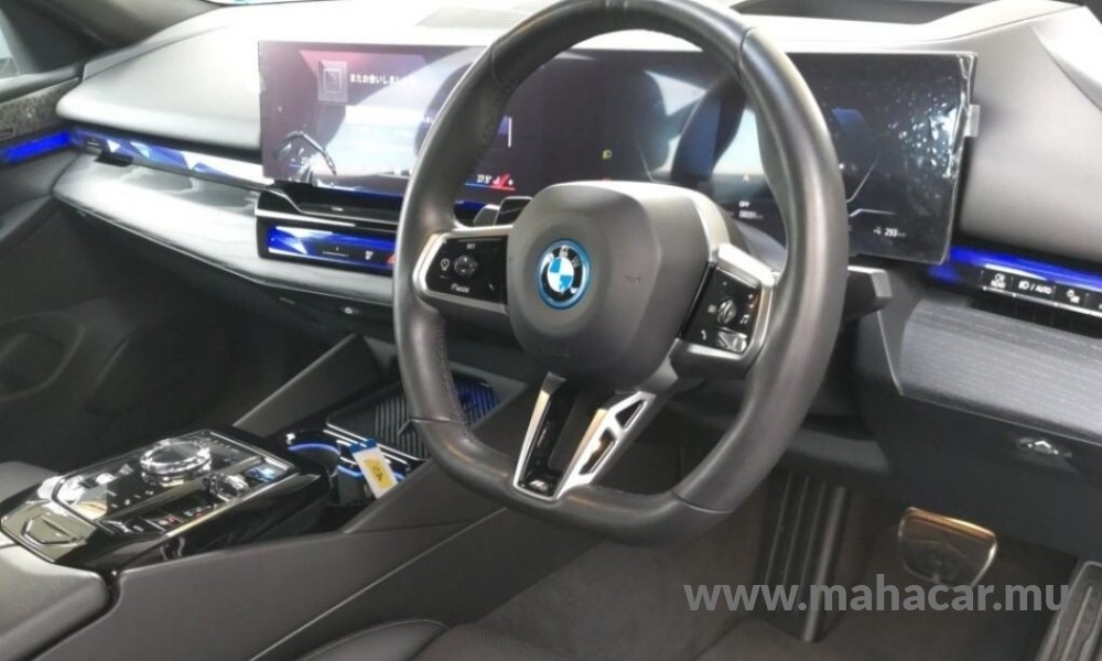 2023 BMW i5 photo 5