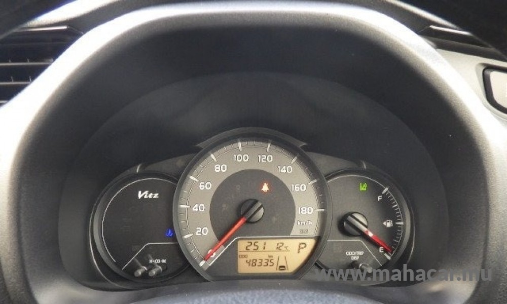 2019 Toyota Vitz photo 7