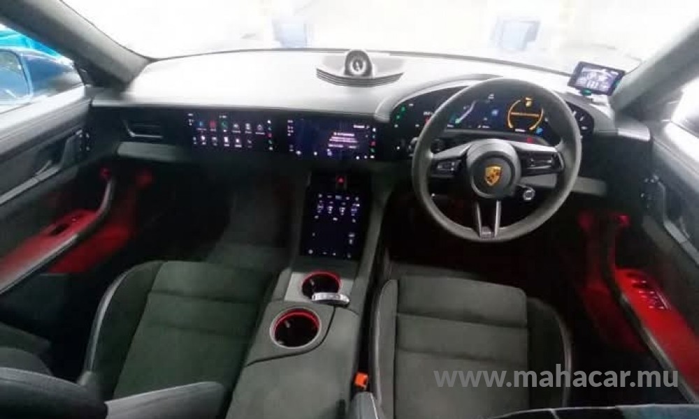2022 Porsche TAYCAN GTS photo 3
