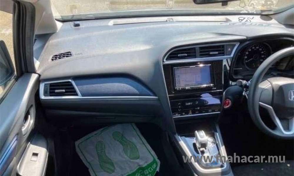 2019 Honda SHUTTLE HYBRID photo 5