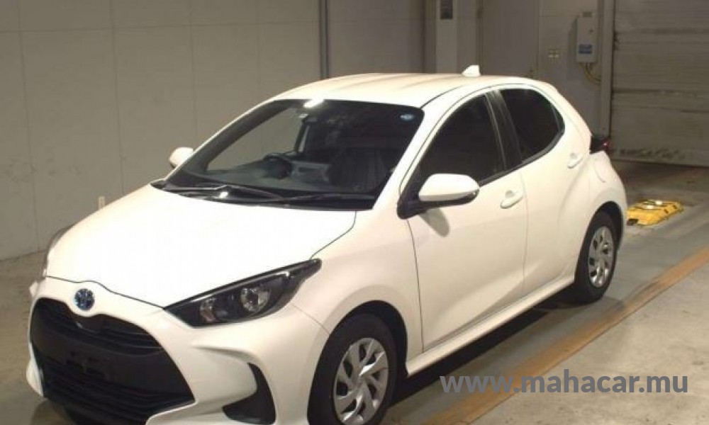 2020 Toyota Yaris, White