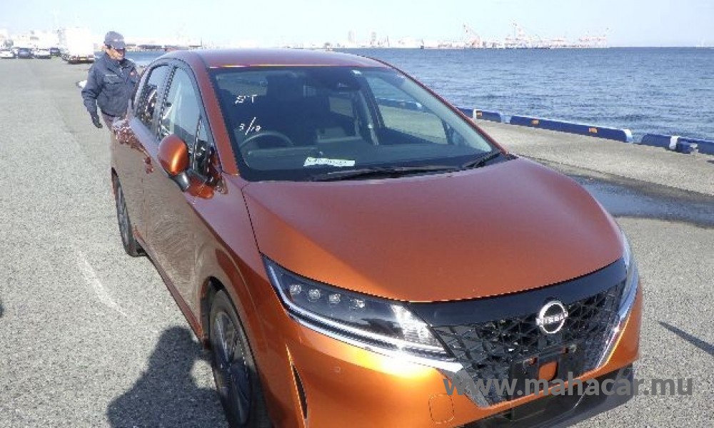 2022 Nissan NOTE E-POWER photo 2