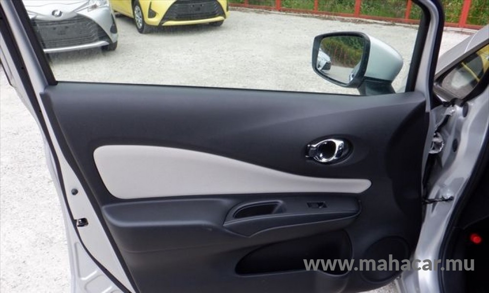 2019 Nissan NOTE E-POWER photo 20