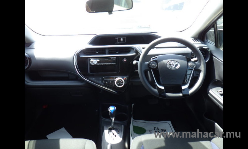 2019 Toyota AQUA photo 4