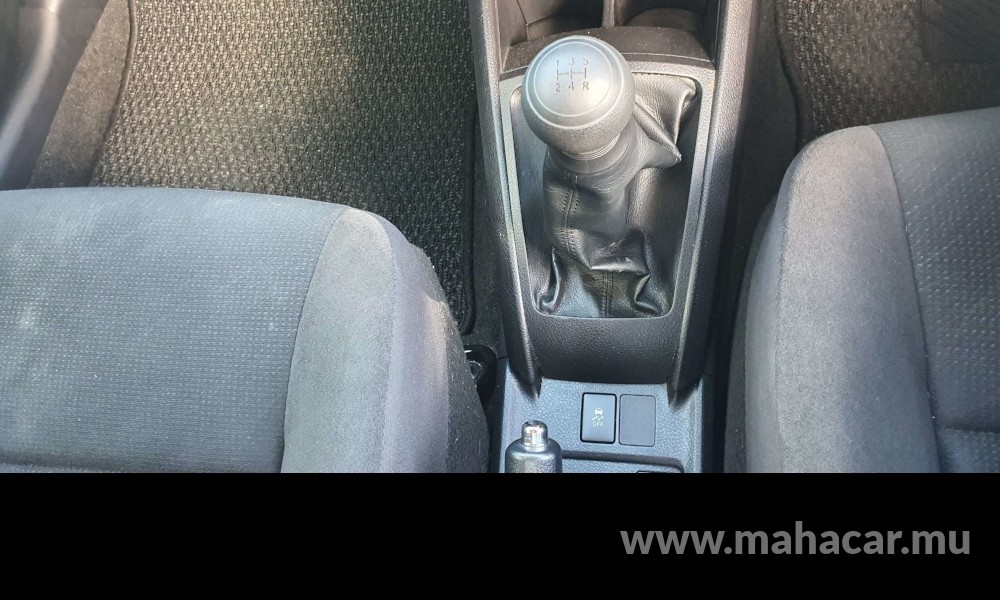 2018 Toyota Corolla Axio photo 6