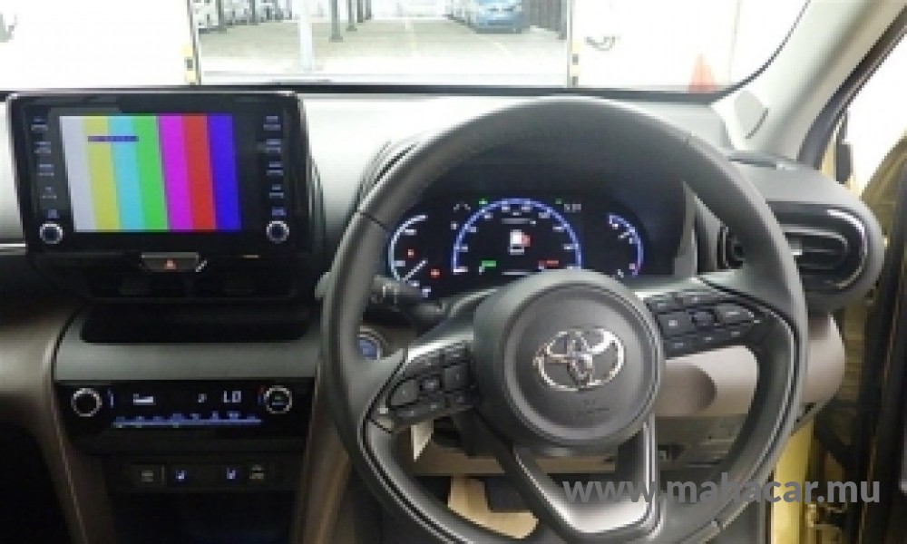 2022 Toyota Yaris Cross photo 3