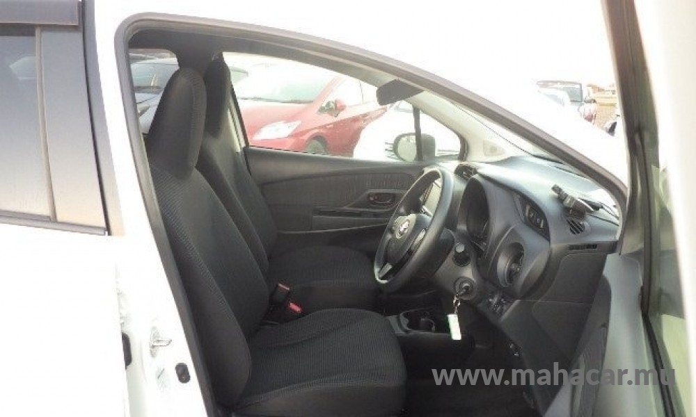 2019 Toyota Vitz photo 15