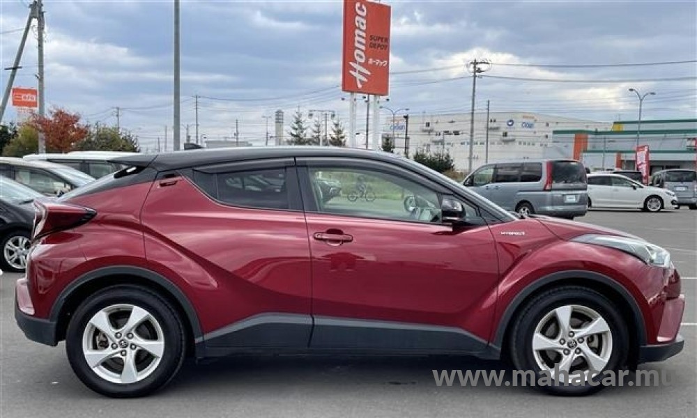 2019 Toyota CHR HYBRID photo 12