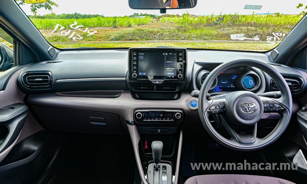 2020 Toyota Yaris photo 4