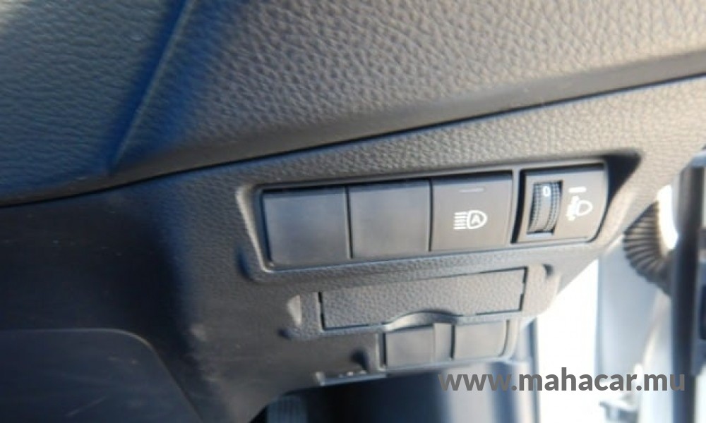 2023 Toyota COROLLA CROSS photo 14