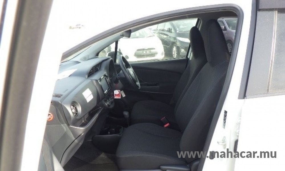 2019 Toyota Vitz photo 3